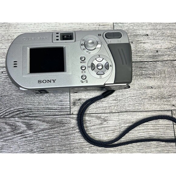 ~SONY~ Cyber Shot DSC-P72 3.2MP Digital Camera Vintage*TESTED* Great Shape - Picture 6 of 16